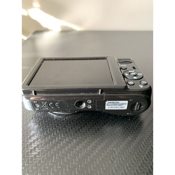 Samsung ES30 12.2 Mega Pixel Digital Video Camera - Picture 5 of 5